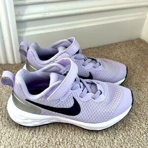 Little girls size 11 Nike sneakers - new